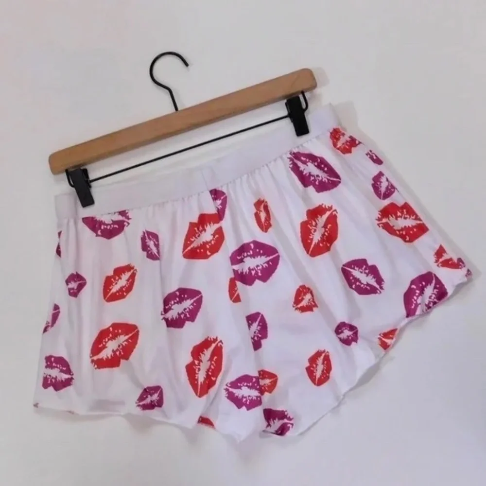 NEW!! HOT LIPS‎ Lipstick Kiss Cropped Loungewear Two Piece Set Top Shorts Large